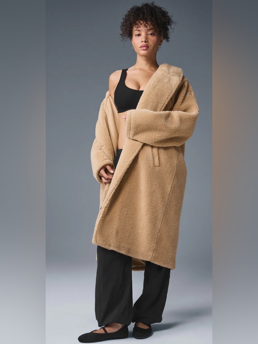 ALO YOGA OVERSIZED SHERPA TRENCHCOAT IN CAMEL